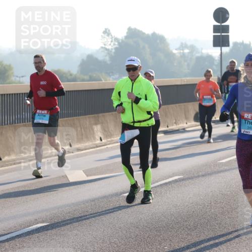 03.10.2025 - Köhlbrandbrückenlauf Lena Gebhardt http://msf.ph/oto/9060768 03.10.2025 09:19:26 Position 1 800, 1375, 3492 meine-sportfotos.de