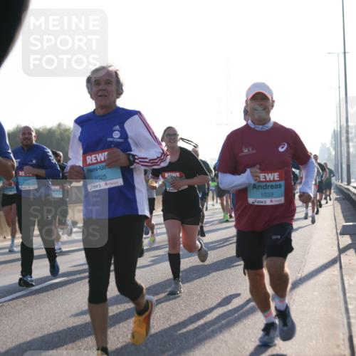 03.10.2025 - Köhlbrandbrückenlauf Jannik Wohlers http://msf.ph/oto/9060786 03.10.2025 09:14:53 Position 3 1247, 1025, 1033 meine-sportfotos.de