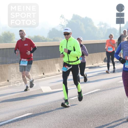 03.10.2025 - Köhlbrandbrückenlauf Lena Gebhardt http://msf.ph/oto/9060793 03.10.2025 09:19:26 Position 1 1375, 3492 meine-sportfotos.de