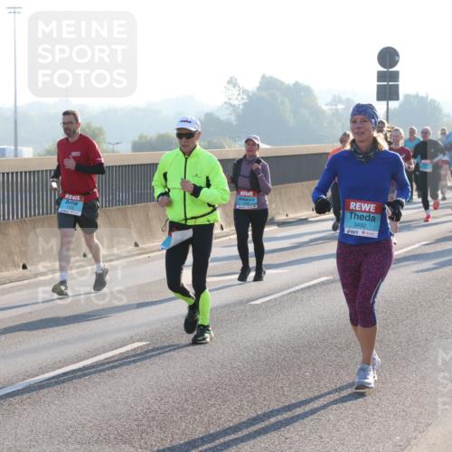 03.10.2025 - Köhlbrandbrückenlauf Lena Gebhardt http://msf.ph/oto/9060811 03.10.2025 09:19:26 Position 1 1375, 3492 meine-sportfotos.de