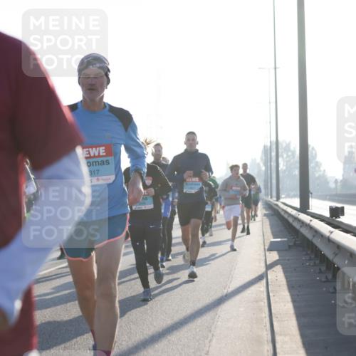 03.10.2025 - Köhlbrandbrückenlauf Jannik Wohlers http://msf.ph/oto/9060812 03.10.2025 09:14:54 Position 3 03, 317, 51 meine-sportfotos.de