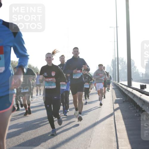 03.10.2025 - Köhlbrandbrückenlauf Jannik Wohlers http://msf.ph/oto/9060892 03.10.2025 09:14:55 Position 3 3317, 3568, 2811, 5, 7 meine-sportfotos.de