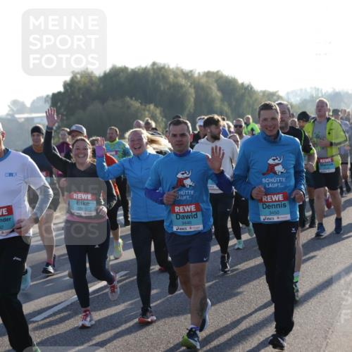 03.10.2025 - Köhlbrandbrückenlauf Jannik Wohlers http://msf.ph/oto/9060894 03.10.2025 09:22:49 Position 3 2002, 2003, 3446, 3450 meine-sportfotos.de