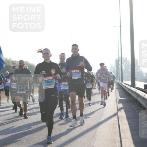 03.10.2025 - Köhlbrandbrückenlauf Jannik Wohlers http://msf.ph/oto/9060923 03.10.2025 09:14:55 Position 3 3568, 2811, 51 meine-sportfotos.de