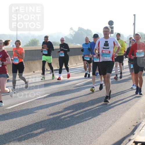 03.10.2025 - Köhlbrandbrückenlauf Lena Gebhardt http://msf.ph/oto/9060929 03.10.2025 09:19:31 Position 1 3236 meine-sportfotos.de