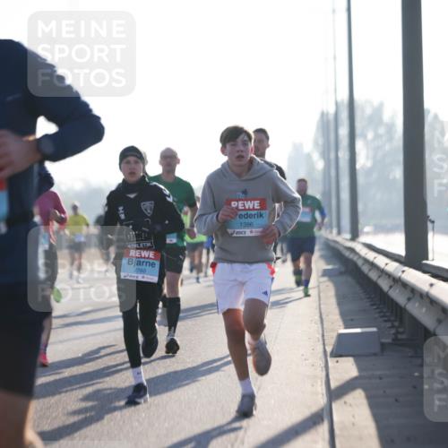 03.10.2025 - Köhlbrandbrückenlauf Jannik Wohlers http://msf.ph/oto/9060952 03.10.2025 09:14:56 Position 3 2811, 2760, 1396 meine-sportfotos.de