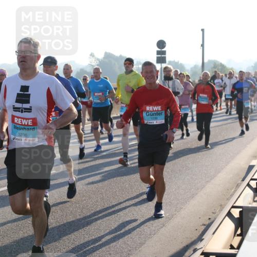 03.10.2025 - Köhlbrandbrückenlauf Lena Gebhardt http://msf.ph/oto/9060978 03.10.2025 09:19:32 Position 1 3236, 1038 meine-sportfotos.de