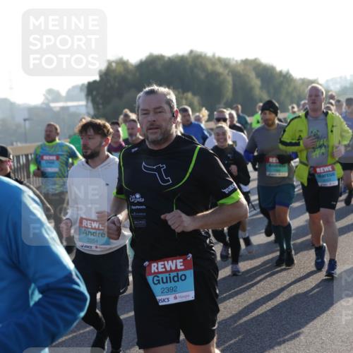 03.10.2025 - Köhlbrandbrückenlauf Jannik Wohlers http://msf.ph/oto/9061022 03.10.2025 09:22:51 Position 3 2254, 2392, 2246 meine-sportfotos.de