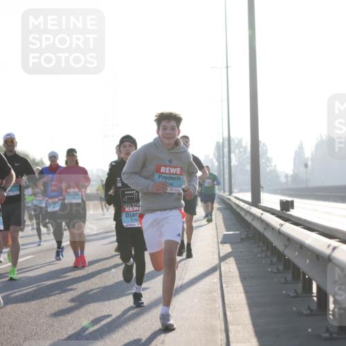 03.10.2025 - Köhlbrandbrückenlauf Jannik Wohlers http://msf.ph/oto/9061045 03.10.2025 09:14:58 Position 3 2759, 2760, 96, 57 meine-sportfotos.de