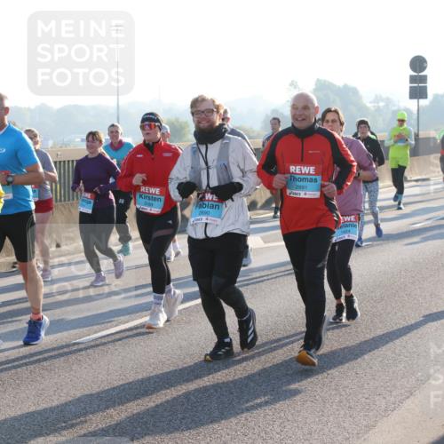 03.10.2025 - Köhlbrandbrückenlauf Lena Gebhardt http://msf.ph/oto/9061052 03.10.2025 09:19:35 Position 1 2, 55, 3189, 2890, 2891, 1424 meine-sportfotos.de