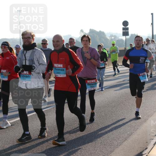 03.10.2025 - Köhlbrandbrückenlauf Lena Gebhardt http://msf.ph/oto/9061069 03.10.2025 09:19:35 Position 1 3189, 2890, 2891, 1424 meine-sportfotos.de