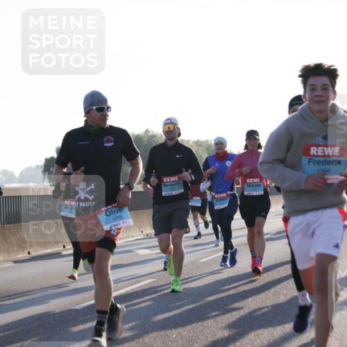 03.10.2025 - Köhlbrandbrückenlauf Jannik Wohlers http://msf.ph/oto/9061083 03.10.2025 09:14:59 Position 3 2796, 3174, 214, 2759, 1207, 1123, 1396 meine-sportfotos.de