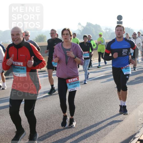 03.10.2025 - Köhlbrandbrückenlauf Lena Gebhardt http://msf.ph/oto/9061090 03.10.2025 09:19:36 Position 1 3189, 2890, 2891, 1424, 190 meine-sportfotos.de