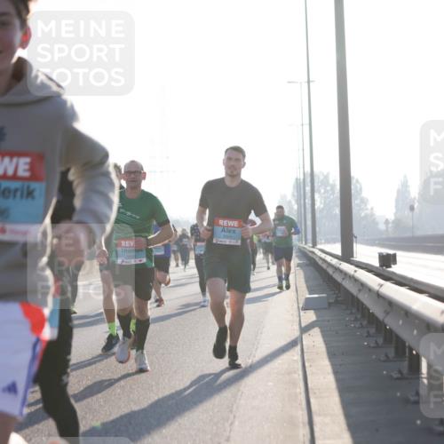 03.10.2025 - Köhlbrandbrückenlauf Jannik Wohlers http://msf.ph/oto/9061112 03.10.2025 09:14:59 Position 3 1207, 517 meine-sportfotos.de