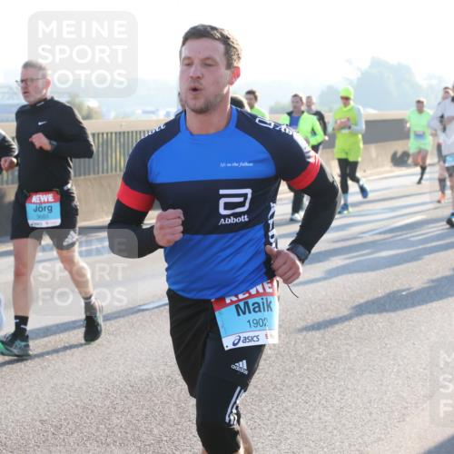 03.10.2025 - Köhlbrandbrückenlauf Lena Gebhardt http://msf.ph/oto/9061132 03.10.2025 09:19:37 Position 1 1902 meine-sportfotos.de