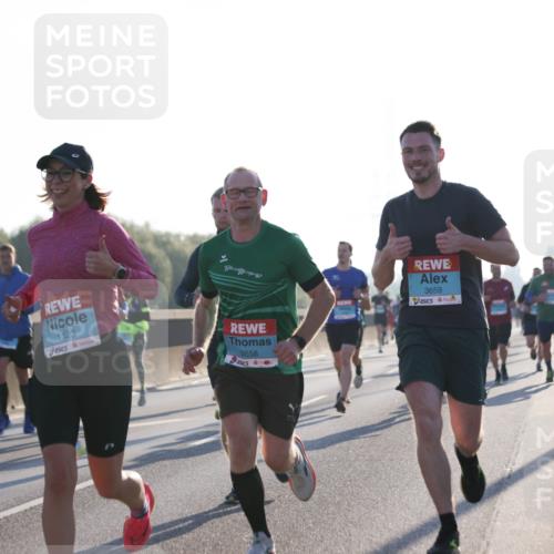 03.10.2025 - Köhlbrandbrückenlauf Jannik Wohlers http://msf.ph/oto/9061149 03.10.2025 09:15:00 Position 3 2955, 3659, 1123, 3658 meine-sportfotos.de