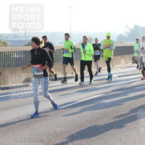 03.10.2025 - Köhlbrandbrückenlauf Lena Gebhardt http://msf.ph/oto/9061169 03.10.2025 09:19:38 Position 1  meine-sportfotos.de