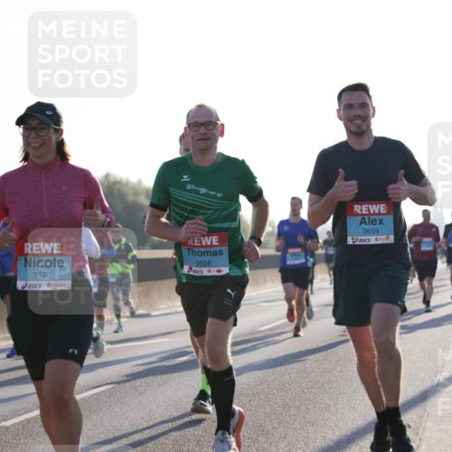 03.10.2025 - Köhlbrandbrückenlauf Jannik Wohlers http://msf.ph/oto/9061176 03.10.2025 09:15:01 Position 3 2955, 1123, 3658, 3659 meine-sportfotos.de