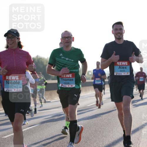 03.10.2025 - Köhlbrandbrückenlauf Jannik Wohlers http://msf.ph/oto/9061181 03.10.2025 09:15:01 Position 3 5, 1123, 3658, 3659 meine-sportfotos.de