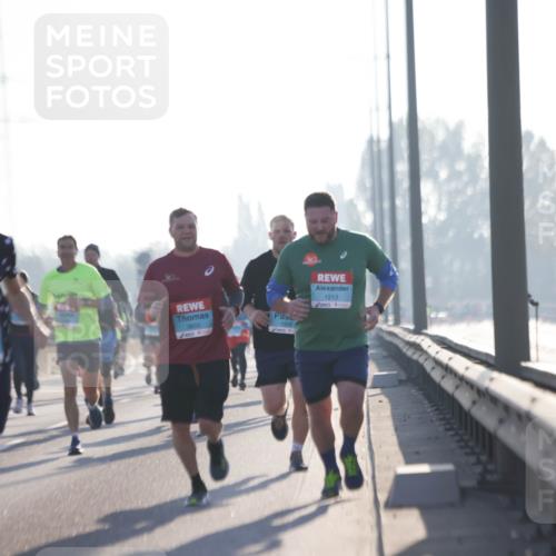 03.10.2025 - Köhlbrandbrückenlauf Jannik Wohlers http://msf.ph/oto/9061203 03.10.2025 09:15:02 Position 3 2819, 3603, 1504, 1213 meine-sportfotos.de