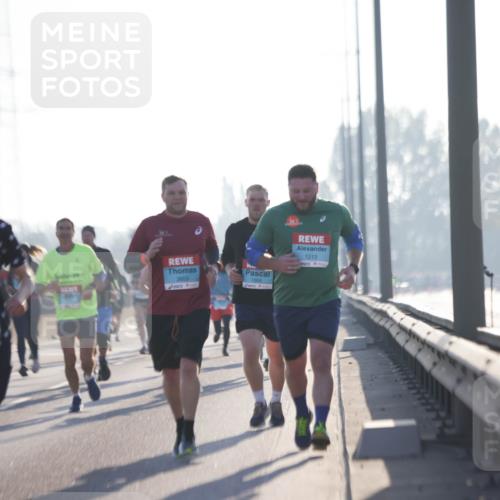 03.10.2025 - Köhlbrandbrückenlauf Jannik Wohlers http://msf.ph/oto/9061215 03.10.2025 09:15:02 Position 3 2819, 3603, 1504, 1213 meine-sportfotos.de