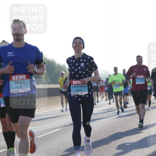 03.10.2025 - Köhlbrandbrückenlauf Jannik Wohlers http://msf.ph/oto/9061323 03.10.2025 09:15:03 Position 3 3181, 2979 meine-sportfotos.de