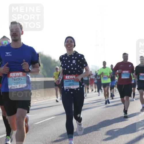 03.10.2025 - Köhlbrandbrückenlauf Jannik Wohlers http://msf.ph/oto/9061335 03.10.2025 09:15:03 Position 3 3181, 2979 meine-sportfotos.de
