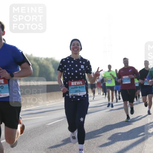 03.10.2025 - Köhlbrandbrückenlauf Jannik Wohlers http://msf.ph/oto/9061376 03.10.2025 09:15:04 Position 3 3181, 2979 meine-sportfotos.de