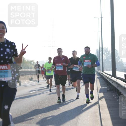 03.10.2025 - Köhlbrandbrückenlauf Jannik Wohlers http://msf.ph/oto/9061400 03.10.2025 09:15:05 Position 3 2979, 3603, 121 meine-sportfotos.de