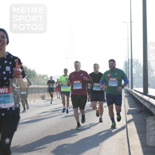 03.10.2025 - Köhlbrandbrückenlauf Jannik Wohlers http://msf.ph/oto/9061414 03.10.2025 09:15:05 Position 3 2979, 1213 meine-sportfotos.de