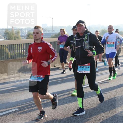 03.10.2025 - Köhlbrandbrückenlauf Lena Gebhardt http://msf.ph/oto/9061417 03.10.2025 09:19:44 Position 1 3569, 1512, 2716 meine-sportfotos.de