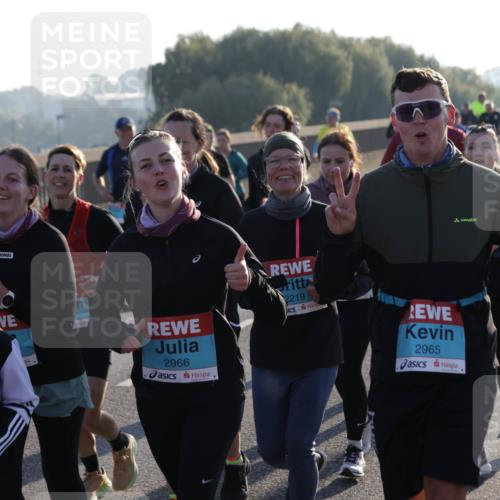 03.10.2025 - Köhlbrandbrückenlauf Jannik Wohlers http://msf.ph/oto/9061430 03.10.2025 09:22:59 Position 3 732, 2966, 2219, 2965 meine-sportfotos.de