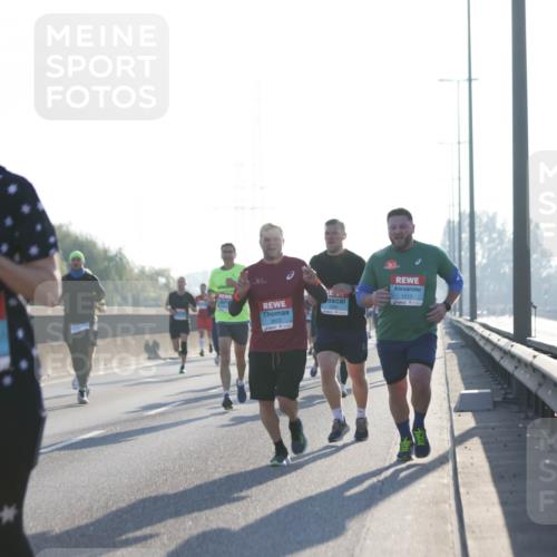 03.10.2025 - Köhlbrandbrückenlauf Jannik Wohlers http://msf.ph/oto/9061431 03.10.2025 09:15:05 Position 3 2979, 3603, 1213 meine-sportfotos.de