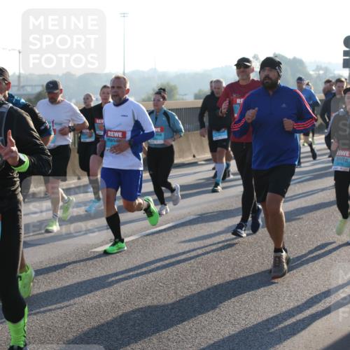 03.10.2025 - Köhlbrandbrückenlauf Lena Gebhardt http://msf.ph/oto/9061436 03.10.2025 09:19:45 Position 1 1512, 2903, 1679 meine-sportfotos.de
