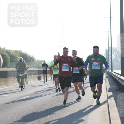 03.10.2025 - Köhlbrandbrückenlauf Jannik Wohlers http://msf.ph/oto/9061456 03.10.2025 09:15:05 Position 3 2979, 3603, 1213 meine-sportfotos.de
