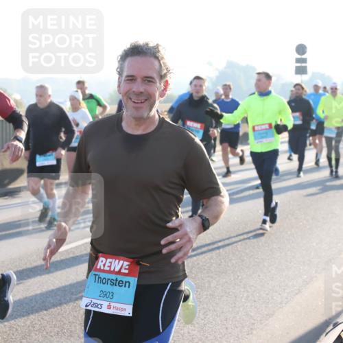 03.10.2025 - Köhlbrandbrückenlauf Lena Gebhardt http://msf.ph/oto/9061476 03.10.2025 09:19:46 Position 1 2903 meine-sportfotos.de