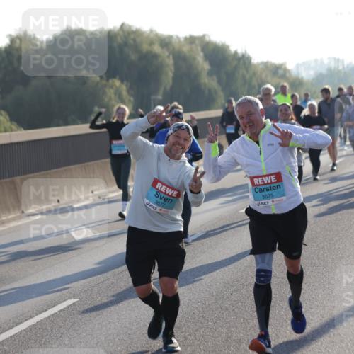 03.10.2025 - Köhlbrandbrückenlauf Jannik Wohlers http://msf.ph/oto/9061499 03.10.2025 09:23:02 Position 3 3677, 3675 meine-sportfotos.de