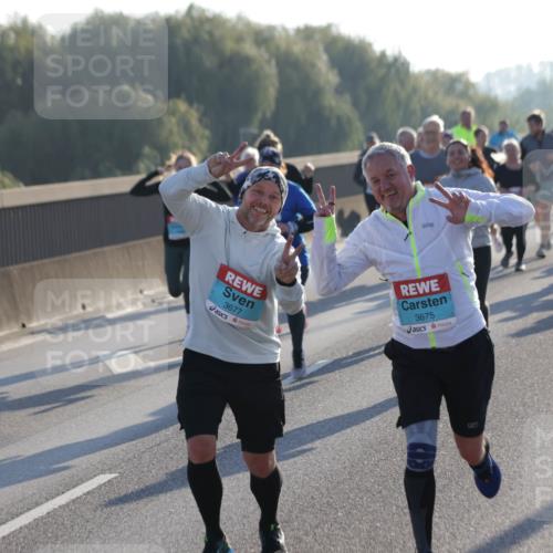 03.10.2025 - Köhlbrandbrückenlauf Jannik Wohlers http://msf.ph/oto/9061506 03.10.2025 09:23:02 Position 3 3677, 3675 meine-sportfotos.de