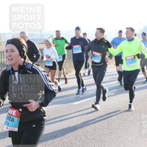 03.10.2025 - Köhlbrandbrückenlauf Lena Gebhardt http://msf.ph/oto/9061518 03.10.2025 09:19:47 Position 1 3362, 79 meine-sportfotos.de