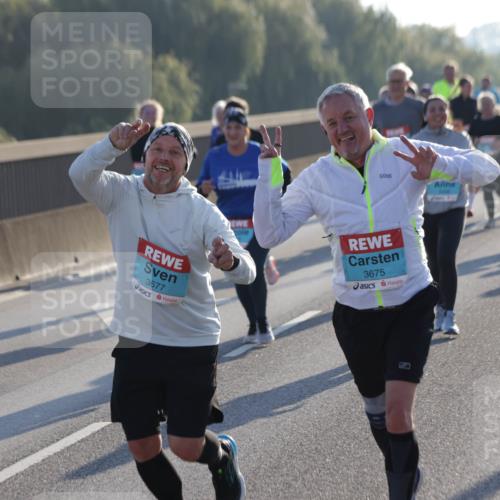 03.10.2025 - Köhlbrandbrückenlauf Jannik Wohlers http://msf.ph/oto/9061533 03.10.2025 09:23:03 Position 3 3677, 3675 meine-sportfotos.de