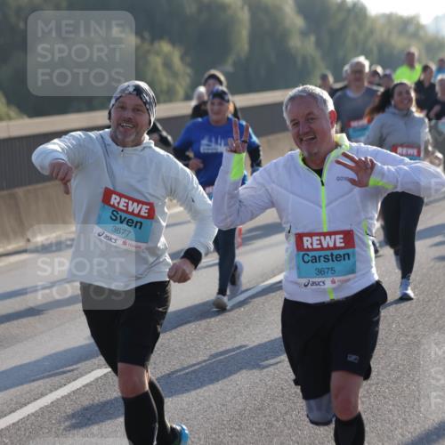 03.10.2025 - Köhlbrandbrückenlauf Jannik Wohlers http://msf.ph/oto/9061547 03.10.2025 09:23:03 Position 3 3677, 3675 meine-sportfotos.de