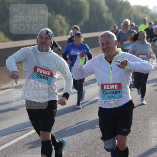 03.10.2025 - Köhlbrandbrückenlauf Jannik Wohlers http://msf.ph/oto/9061550 03.10.2025 09:23:03 Position 3 3677, 3675 meine-sportfotos.de