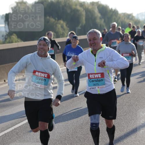 03.10.2025 - Köhlbrandbrückenlauf Jannik Wohlers http://msf.ph/oto/9061564 03.10.2025 09:23:03 Position 3 3677, 3675 meine-sportfotos.de