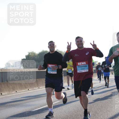 03.10.2025 - Köhlbrandbrückenlauf Jannik Wohlers http://msf.ph/oto/9061568 03.10.2025 09:15:07 Position 3 1504, 3603, 1213 meine-sportfotos.de