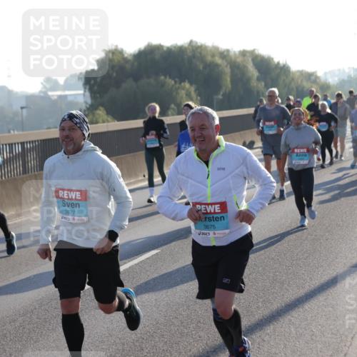 03.10.2025 - Köhlbrandbrückenlauf Jannik Wohlers http://msf.ph/oto/9061596 03.10.2025 09:23:03 Position 3 3677, 3675 meine-sportfotos.de