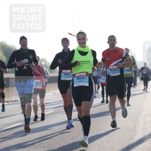 03.10.2025 - Köhlbrandbrückenlauf Jannik Wohlers http://msf.ph/oto/9061602 03.10.2025 09:15:09 Position 3 2024, 1152, 3454, 1297 meine-sportfotos.de