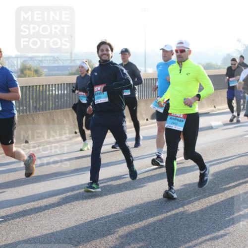 03.10.2025 - Köhlbrandbrückenlauf Lena Gebhardt http://msf.ph/oto/9061617 03.10.2025 09:19:50 Position 1 2015, 2, 0, 2950, 2942, 3411 meine-sportfotos.de