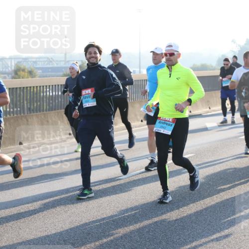 03.10.2025 - Köhlbrandbrückenlauf Lena Gebhardt http://msf.ph/oto/9061622 03.10.2025 09:19:50 Position 1 2015, 2, 0, 2950, 3411, 2942 meine-sportfotos.de