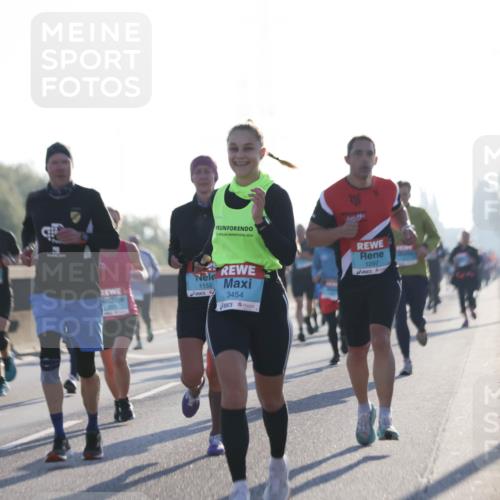 03.10.2025 - Köhlbrandbrückenlauf Jannik Wohlers http://msf.ph/oto/9061624 03.10.2025 09:15:09 Position 3 2024, 1152, 3454, 1297 meine-sportfotos.de