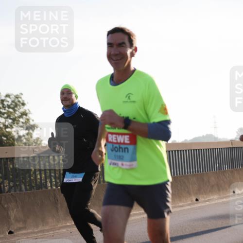 03.10.2025 - Köhlbrandbrückenlauf Jannik Wohlers http://msf.ph/oto/9061638 03.10.2025 09:15:10 Position 3 2940, 1182 meine-sportfotos.de